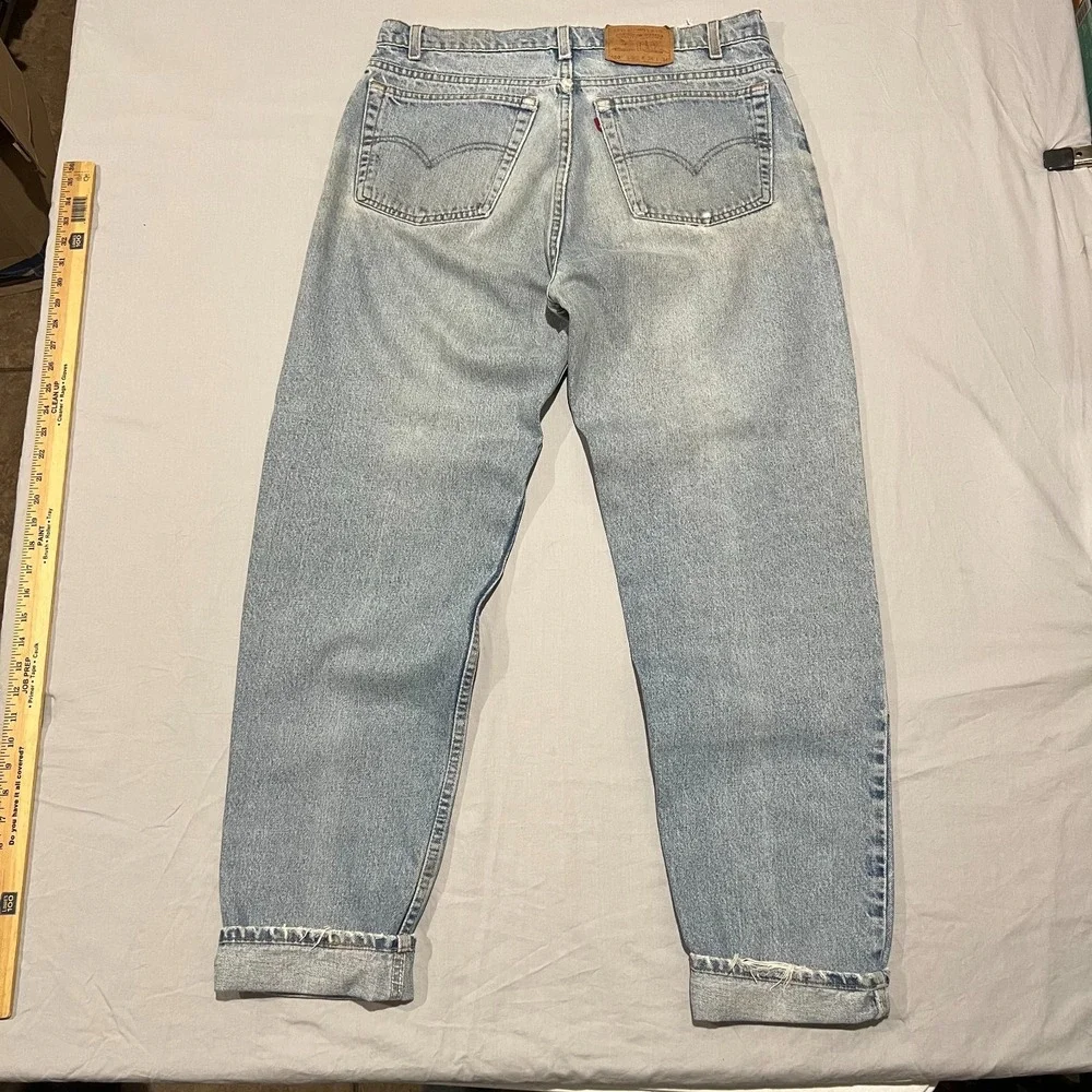 VTG Levis 550 Men Blue Light Wash Destressed Relaxed Fit Tapered Leg Jeans 38x34